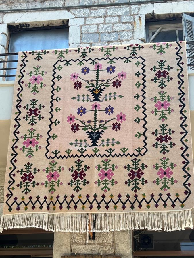فندق Xenonas Nikia Yerákion المظهر الخارجي الصورة
